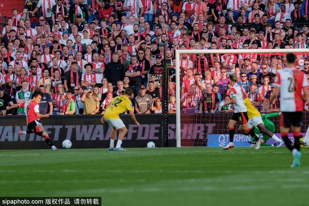 费内巴切5-2逆转费耶诺德晋级欧冠资格赛：弗雷德的超级世界波引爆全场